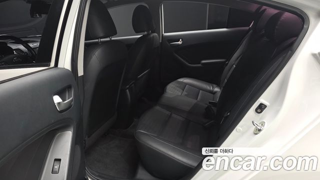 Kia K3 2018 — photo 17