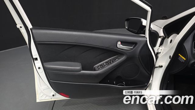 Kia K3 2018 — photo 14
