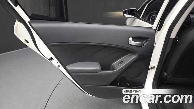 Kia K3 2018 — photo 15