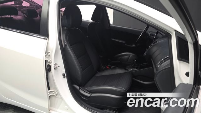 Kia K3 2018 — photo 16