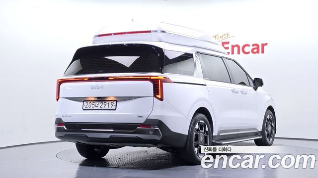 Kia Canival 2025 — photo 2