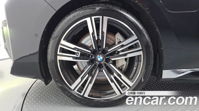 BMW 7-Series 2023 — photo 5