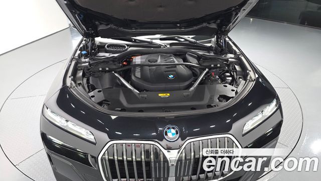 BMW 7-Series 2023 — photo 6