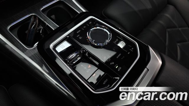 BMW 7-Series 2023 — photo 12
