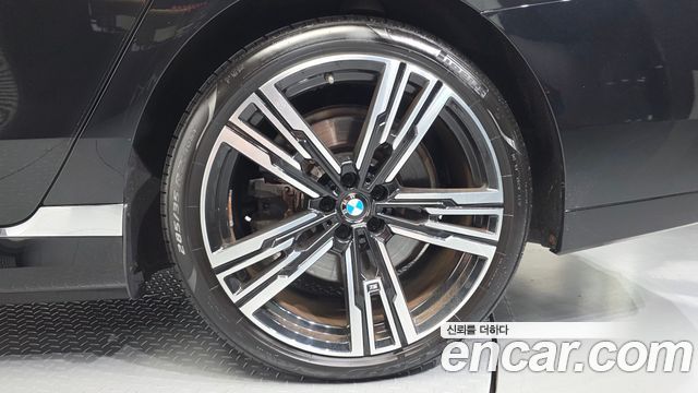 BMW 7-Series 2023 — photo 7