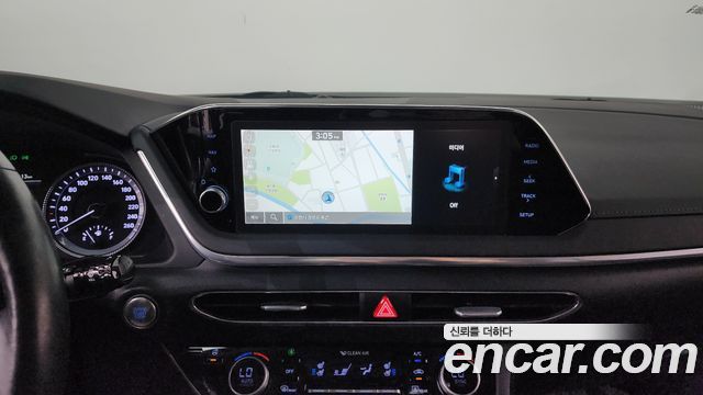 Hyundai Sonata 2022 — photo 18