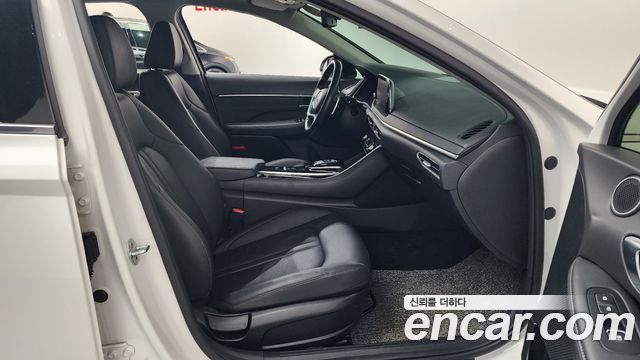 Hyundai Sonata 2022 — photo 16