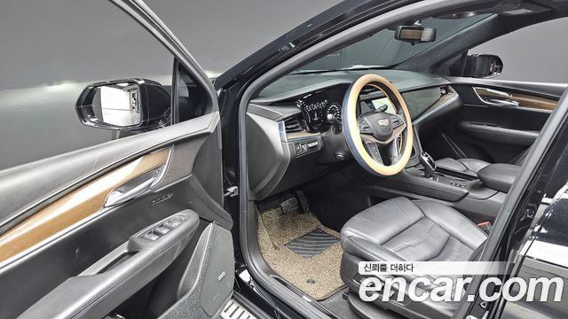 Cadillac XT5 2018 — photo 17