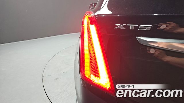 Cadillac XT5 2018 — photo 9