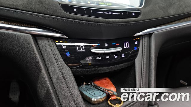 Cadillac XT5 2018 — photo 30