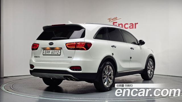 Kia Sorento 2018 — photo 2