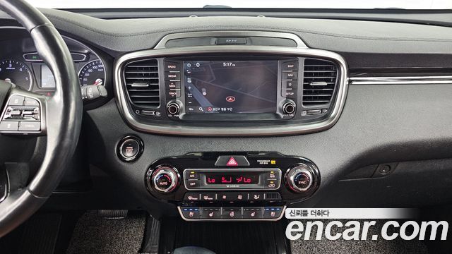 Kia Sorento 2018 — photo 15
