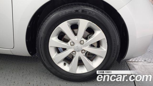 Kia pride 2012 — photo 5