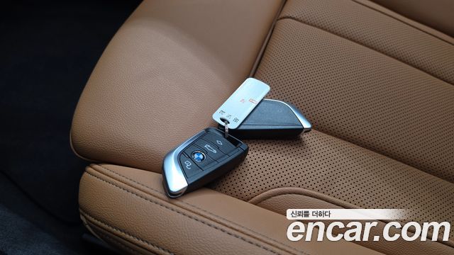 BMW 3-Series 2023 — photo 21