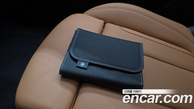 BMW 3-Series 2023 — photo 22