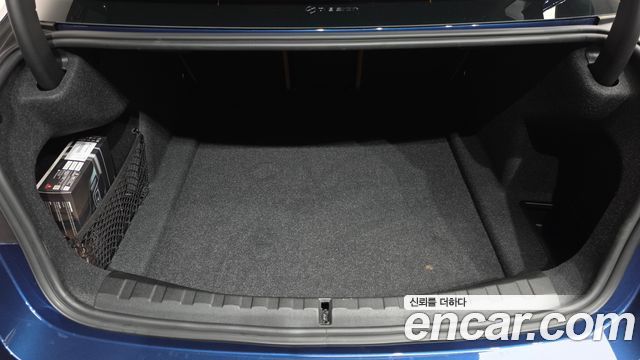 BMW 3-Series 2023 — photo 25