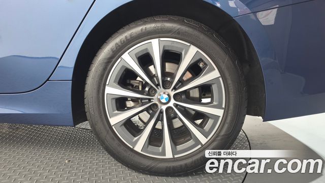 BMW 3-Series 2023 — photo 7