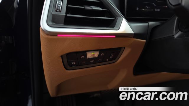 BMW 3-Series 2023 — photo 27