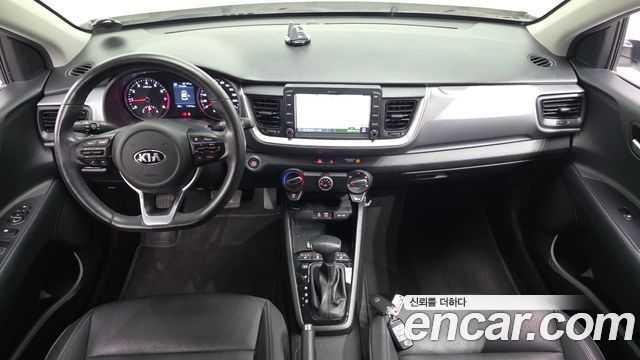 Kia Stonic 2018 — photo 10