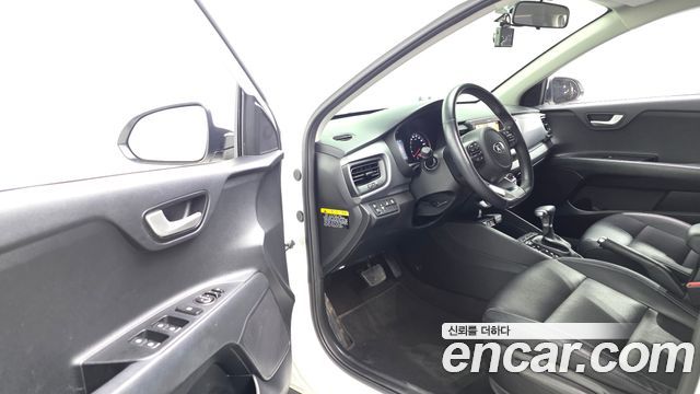 Kia Stonic 2018 — photo 13