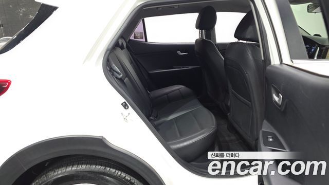 Kia Stonic 2018 — photo 17