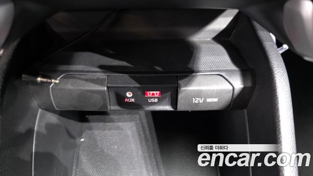 Kia Stonic 2018 — photo 19