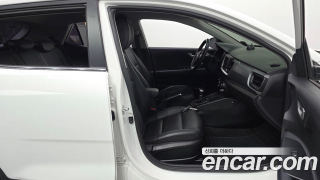 Kia Stonic 2018 — photo 16