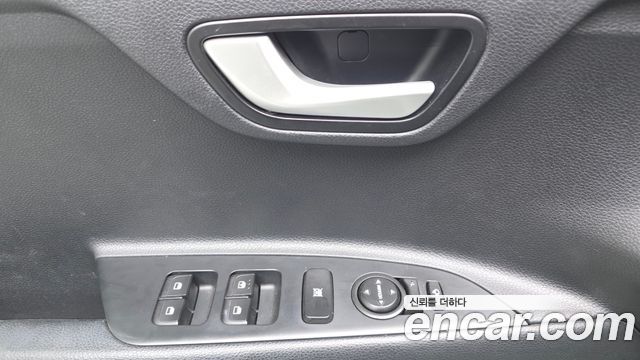 Kia Stonic 2018 — photo 27
