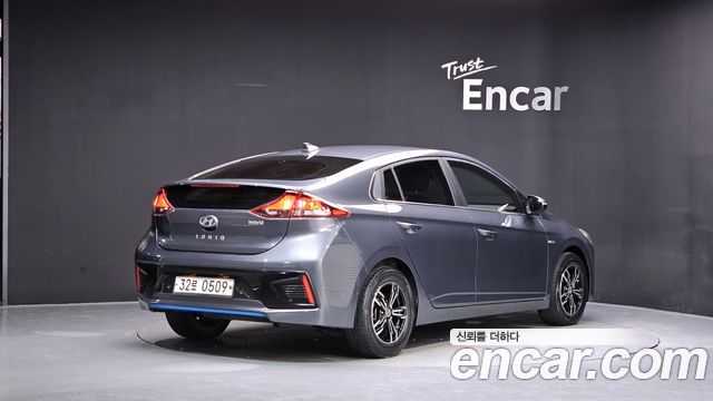 Hyundai Ioniq 2016 — photo 2