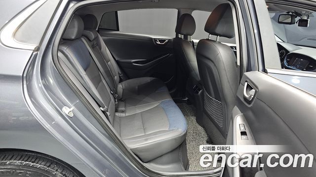 Hyundai Ioniq 2016 — photo 17