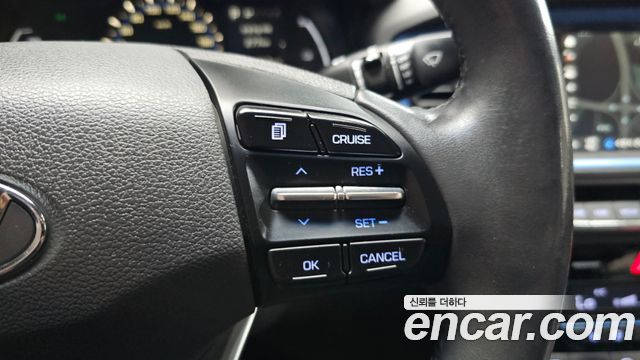 Hyundai Ioniq 2016 — photo 23