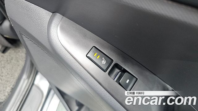 Hyundai Ioniq 2016 — photo 24