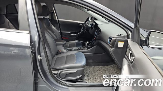 Hyundai Ioniq 2016 — photo 16