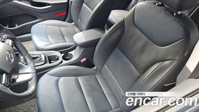 Hyundai Ioniq 2016 — photo 27