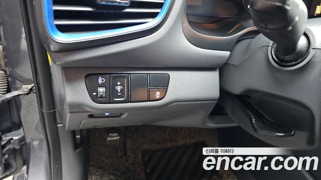 Hyundai Ioniq 2016 — photo 32