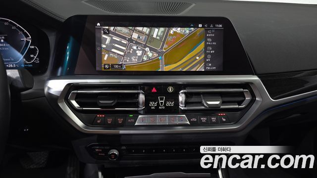 BMW 3-Series 2021 — photo 18