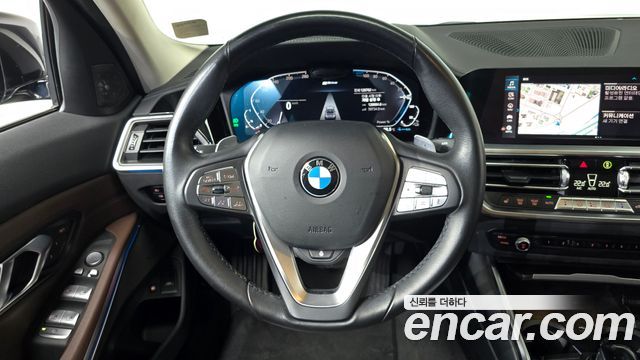 BMW 3-Series 2021 — photo 19