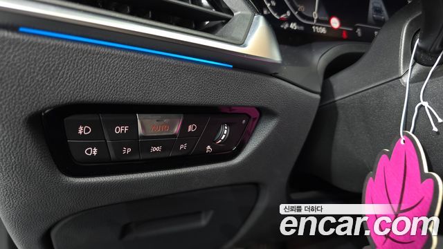 BMW 3-Series 2021 — photo 26