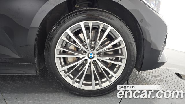 BMW 3-Series 2021 — photo 7