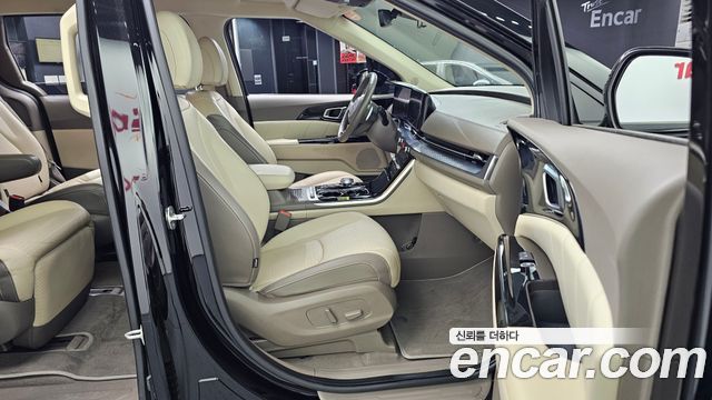 Kia Canival 2021 — photo 17