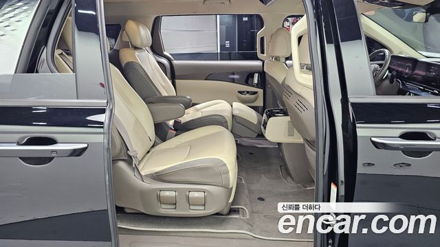 Kia Canival 2021 — photo 18