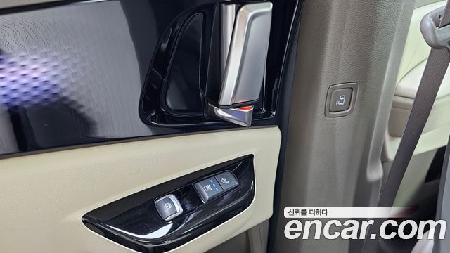 Kia Canival 2021 — photo 23