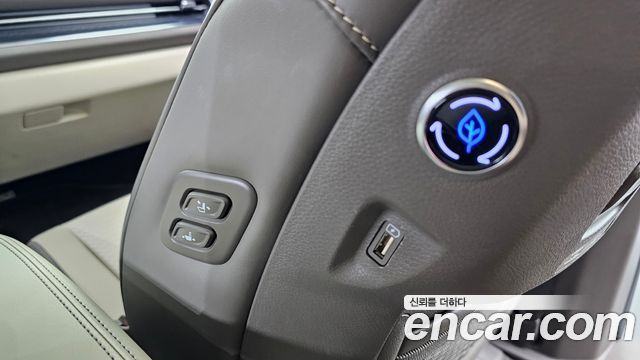 Kia Canival 2021 — photo 24