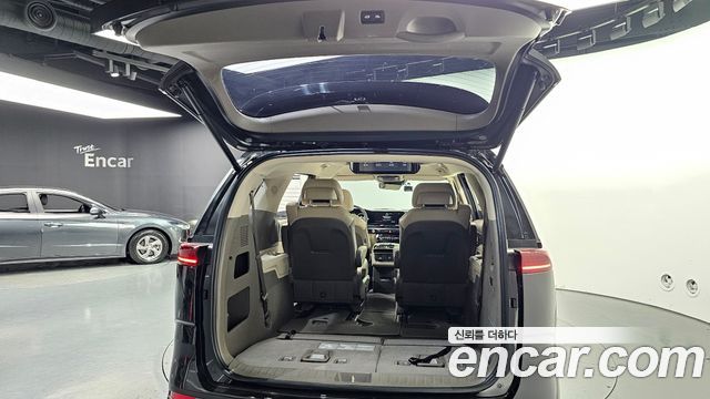 Kia Canival 2021 — photo 26