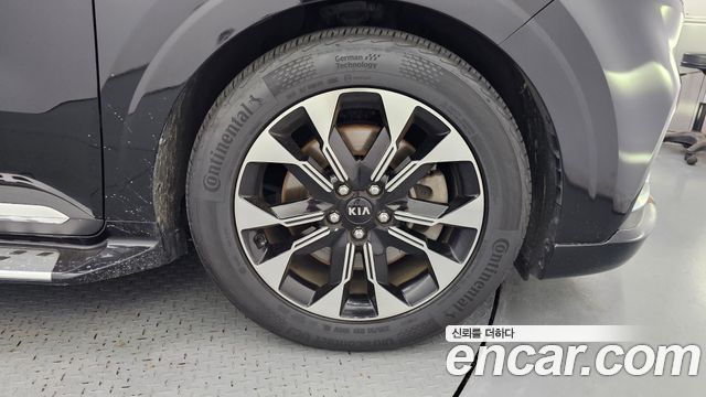 Kia Canival 2021 — photo 7