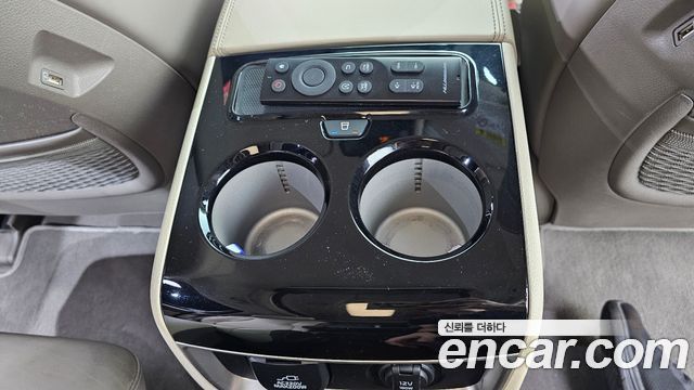 Kia Canival 2021 — photo 27