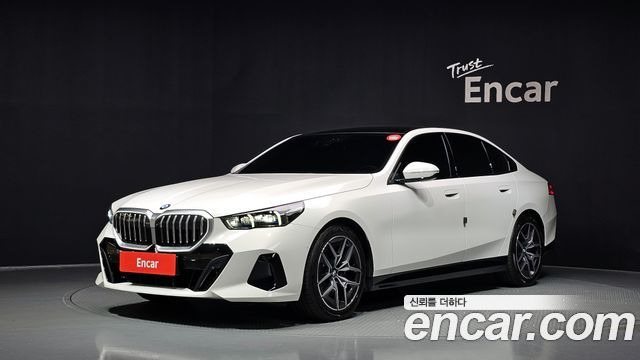 BMW 5-Series 2026 — photo 1