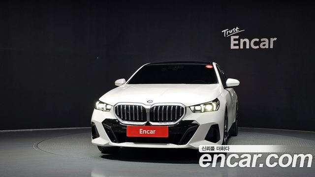 BMW 5-Series 2026 — photo 3