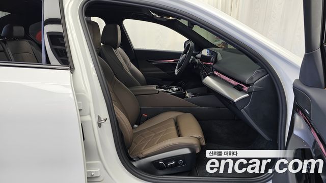 BMW 5-Series 2026 — photo 17