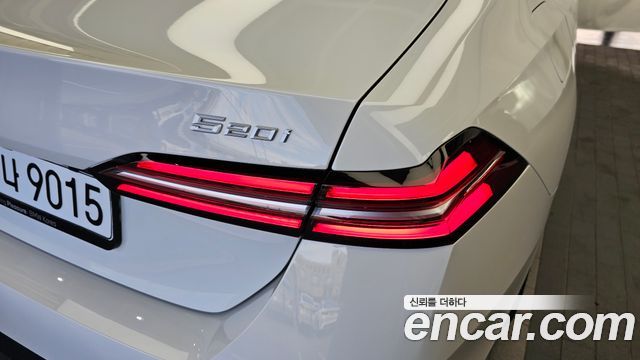 BMW 5-Series 2026 — photo 9